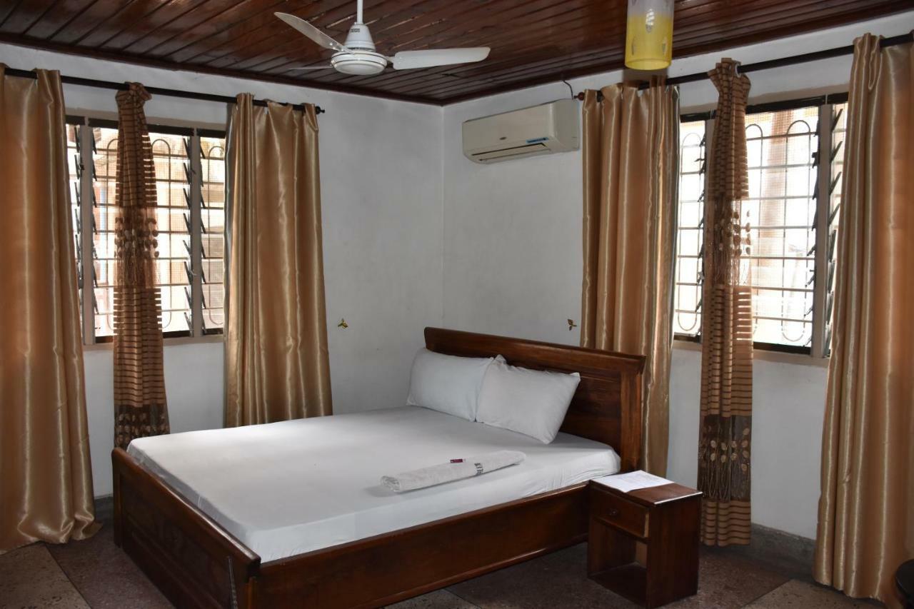 Kituri Royal Annex Bed and Breakfast Dar es Salaam Exteriör bild