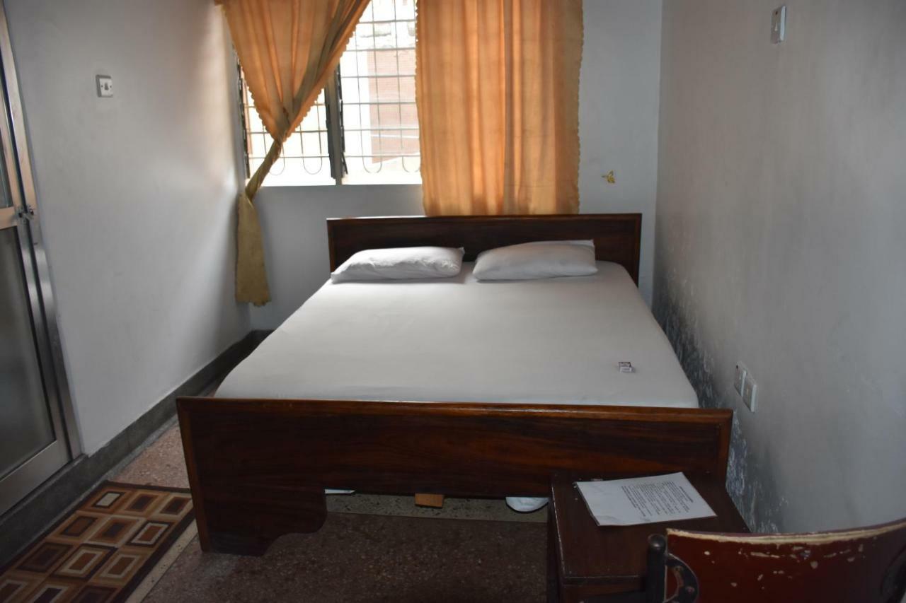 Kituri Royal Annex Bed and Breakfast Dar es Salaam Exteriör bild