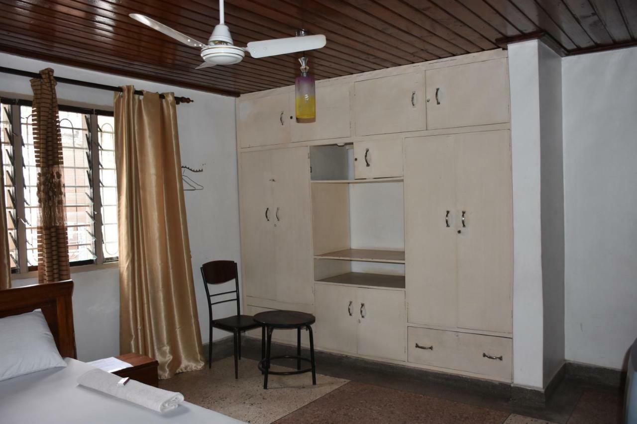 Kituri Royal Annex Bed and Breakfast Dar es Salaam Exteriör bild