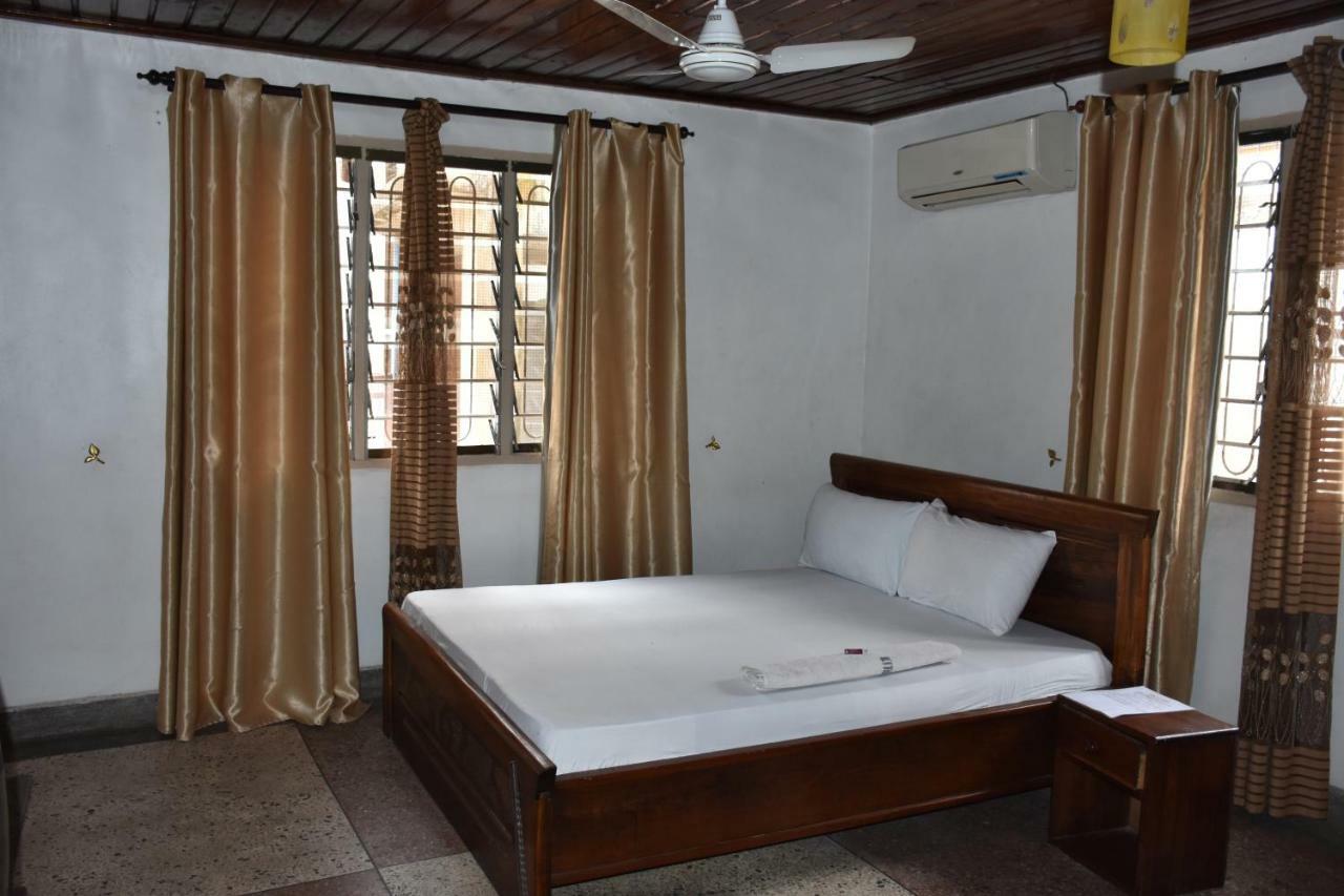Kituri Royal Annex Bed and Breakfast Dar es Salaam Exteriör bild