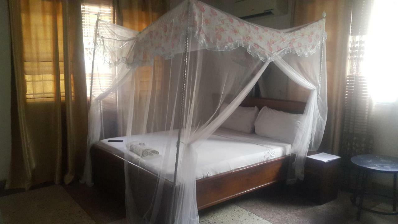 Kituri Royal Annex Bed and Breakfast Dar es Salaam Exteriör bild