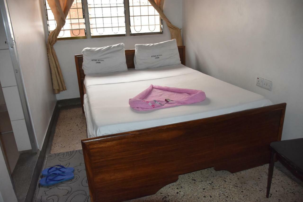 Kituri Royal Annex Bed and Breakfast Dar es Salaam Rum bild