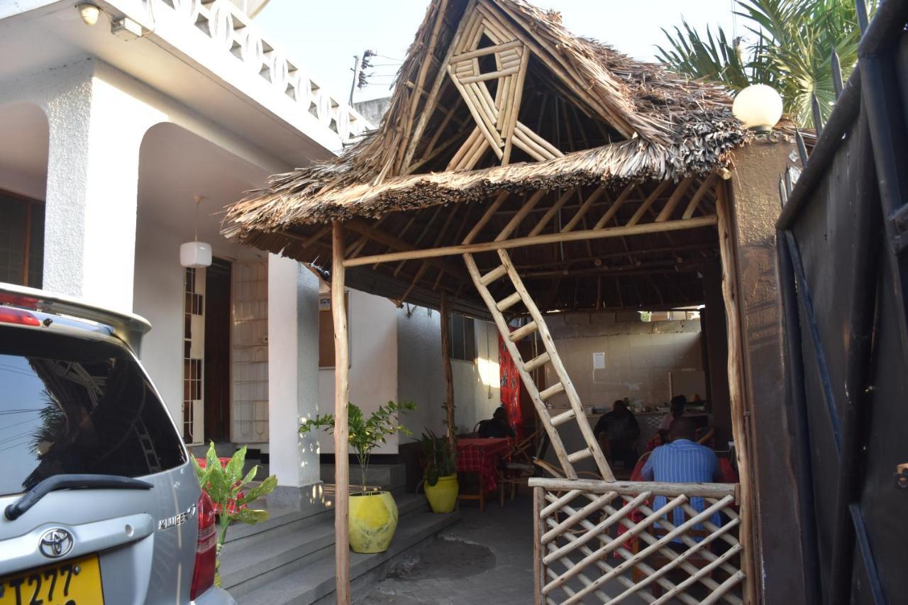 Kituri Royal Annex Bed and Breakfast Dar es Salaam Exteriör bild